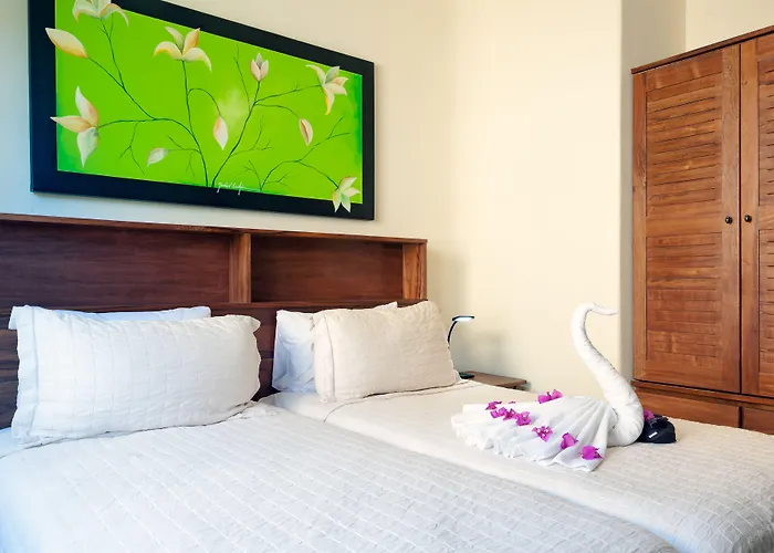 Casa Sonoma - Charming Minutes From & Reef