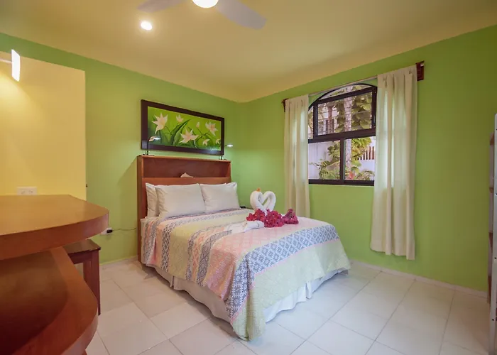 Casa Sonoma - Charming Minutes From & Reef *
