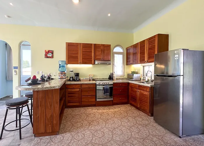 Casa Sonoma - Charming Minutes From & Reef *