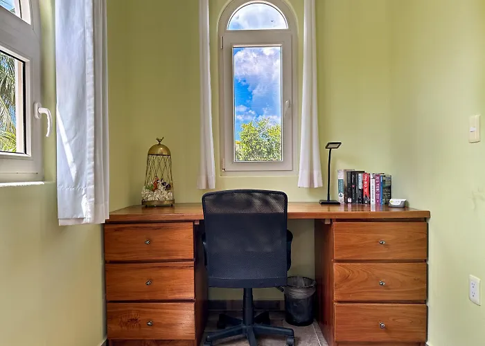 Casa Sonoma - Charming Minutes From & Reef *
