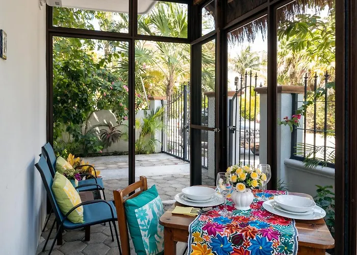 Casa Sonoma - Charming Minutes From & Reef Puerto Morelos